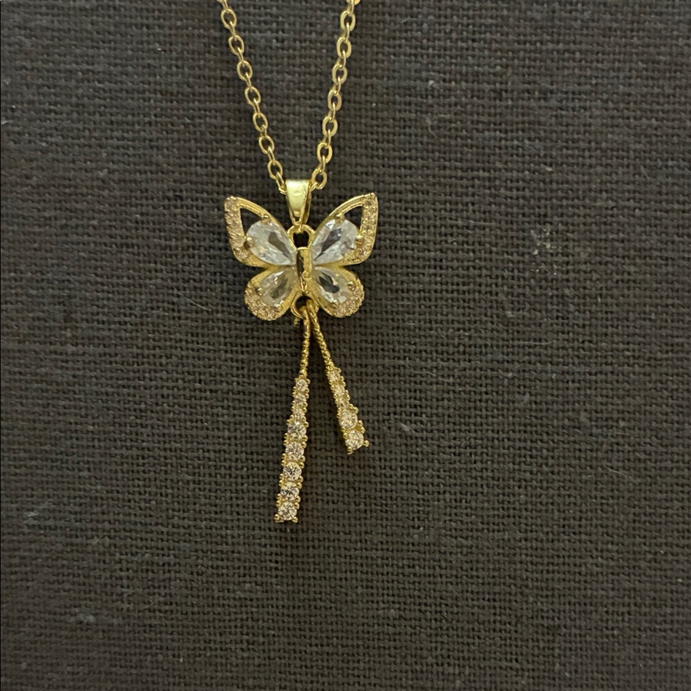 Elegant Gold Butterfly Pendant Necklace
